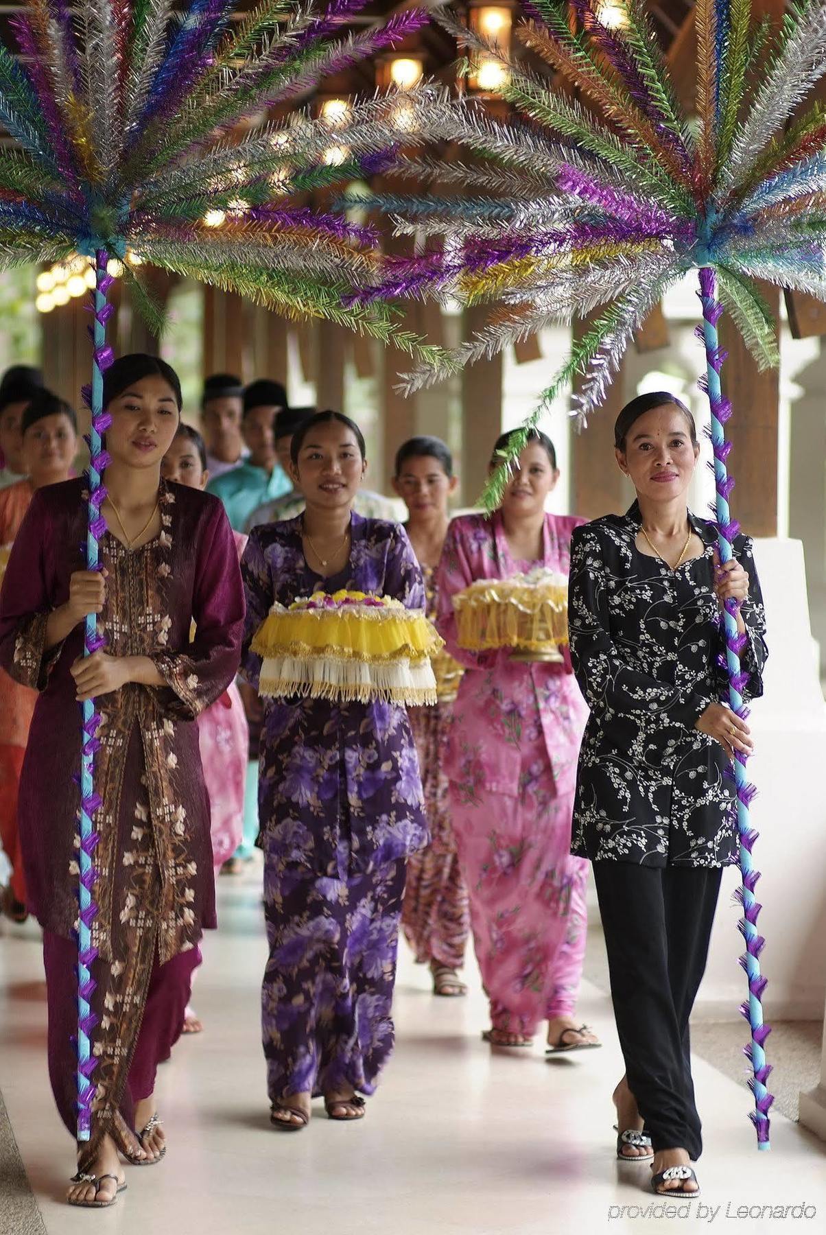 Tanjong Jara Resort, Terengganu - A Small Luxury Hotels Of The World Дунгун Екстериор снимка A traditional Javanese wedding procession